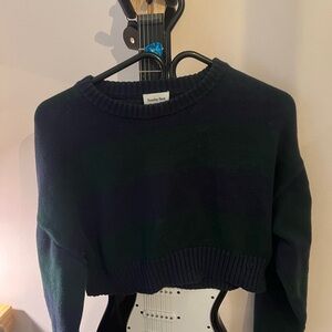 Aritzia Black and Green Crew Neck Sweater